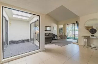 Photo #2: 2705794 Listing