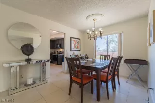 Photo #5: 2705794 Listing