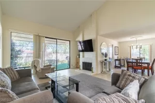 Photo #6: 2705794 Listing