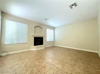 Photo #5: 2705803 Listing 