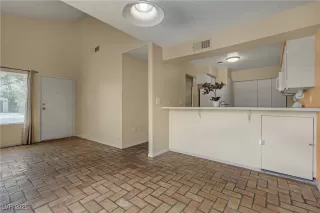 Photo #4: 2705804 Listing 