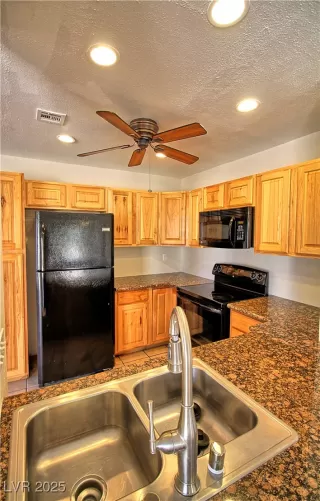 Photo #4: 2705807 Listing 