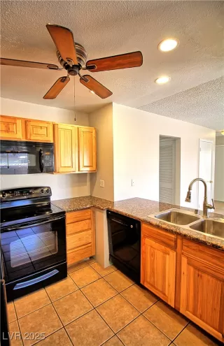 Photo #5: 2705807 Listing 