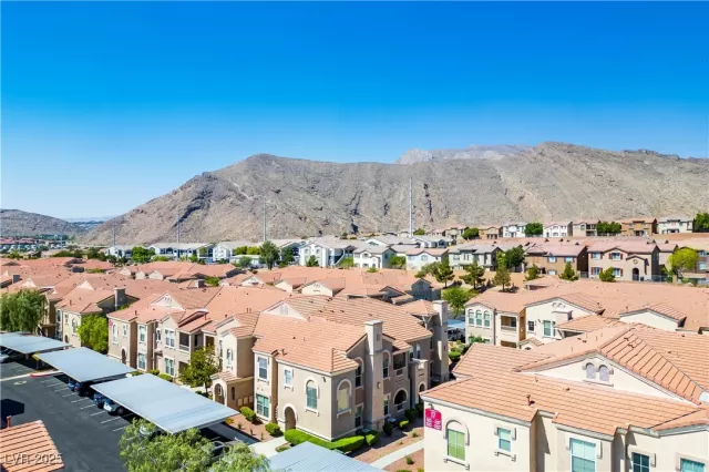 MLS: 2705810 Condo For Sale