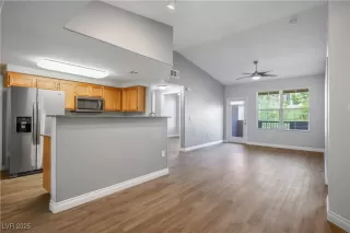 Photo #5: 2705810 Listing 