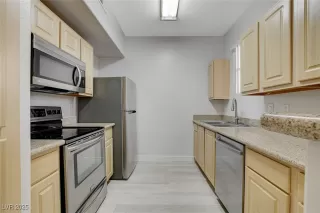 Photo #2: 2705814 Listing 