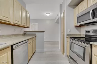 Photo #4: 2705814 Listing 