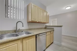 Photo #5: 2705814 Listing 