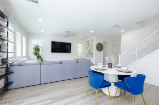 Photo #5: 2705815 Listing