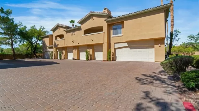 MLS: 2705833 Condo For Sale