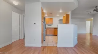 Photo #6: 2705833 Listing