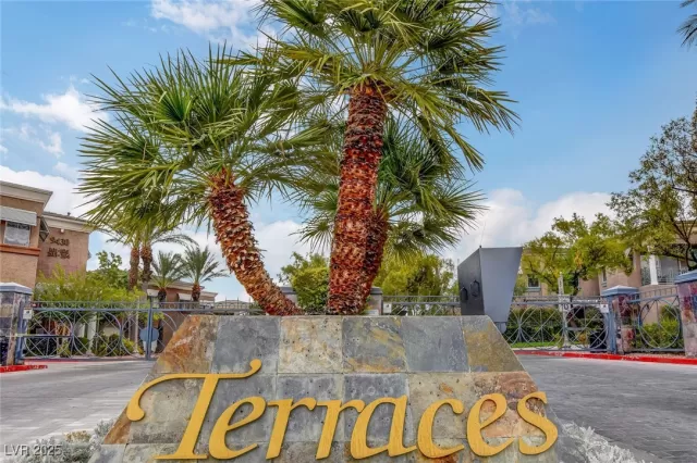 MLS: 2705834 Condo For Sale