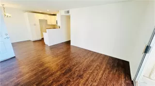 Photo #4: 2705853 Listing