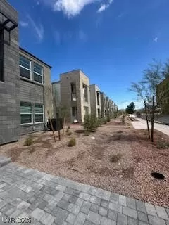 Photo #3: 2705888 Listing