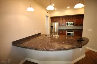 Photo #4: 2705897 Listing