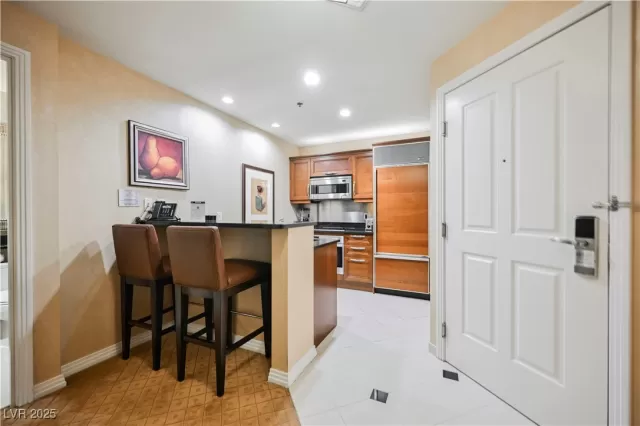 MLS: 2705898 Condo For Sale