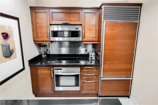 Photo #5: 2705898 Listing 