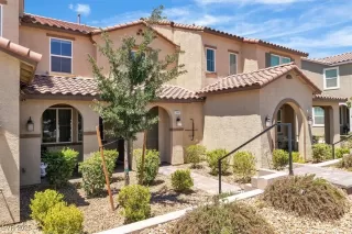 Photo #3: 2705908 Listing 