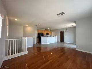 Photo #4: 2705915 Listing 