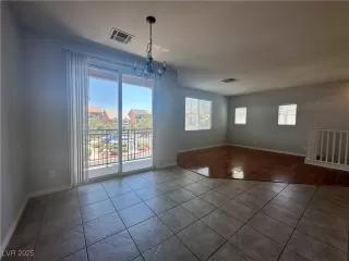 Photo #5: 2705915 Listing 