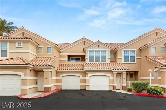 MLS: 2705920 Condo For Sale