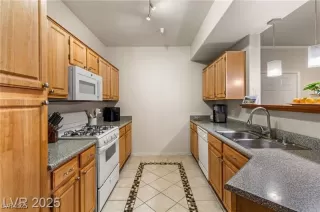 Photo #3: 2705920 Listing 