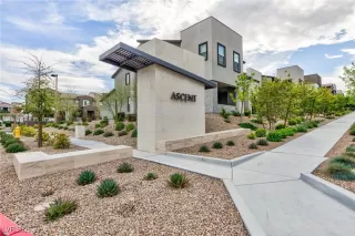 Photo #1: 2705921 Listing 