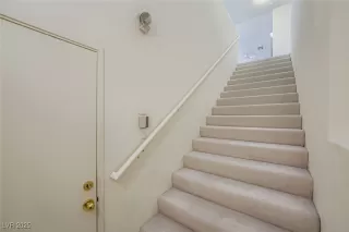 Photo #3: 2705924 Listing 