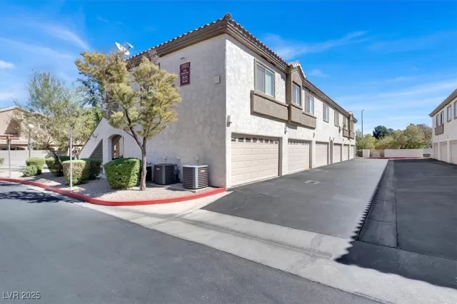 MLS: 2705941 Condo For Sale