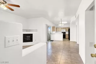 Photo #5: 2705941 Listing 