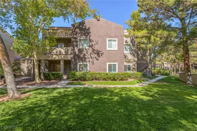 MLS: 2705942 Condo For Sale