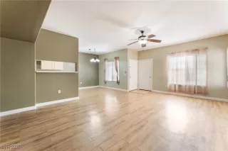 Photo #3: 2705952 Listing