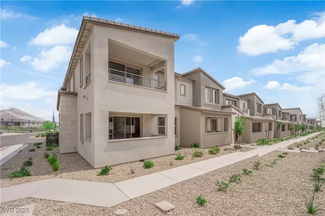 MLS: 2705954 Condo For Sale