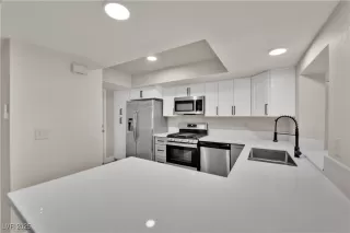 Photo #4: 2705969 Listing 