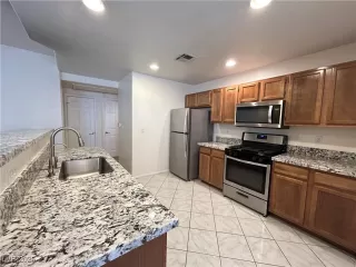 Photo #3: 2705987 Listing 