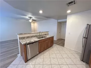 Photo #5: 2705987 Listing 