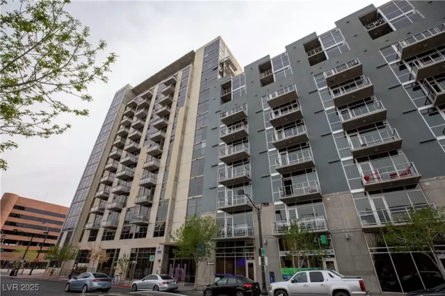 MLS: 2705993 Condo For Sale