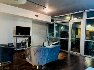 Photo #4: 2705993 Listing 