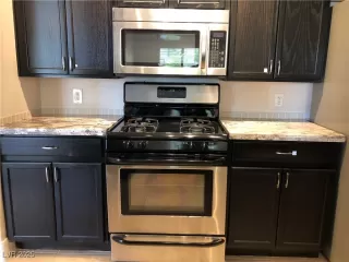 Photo #4: 2705994 Listing