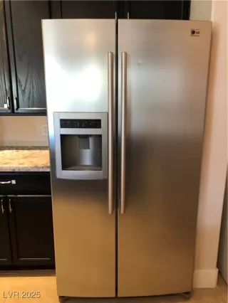 Photo #5: 2705994 Listing