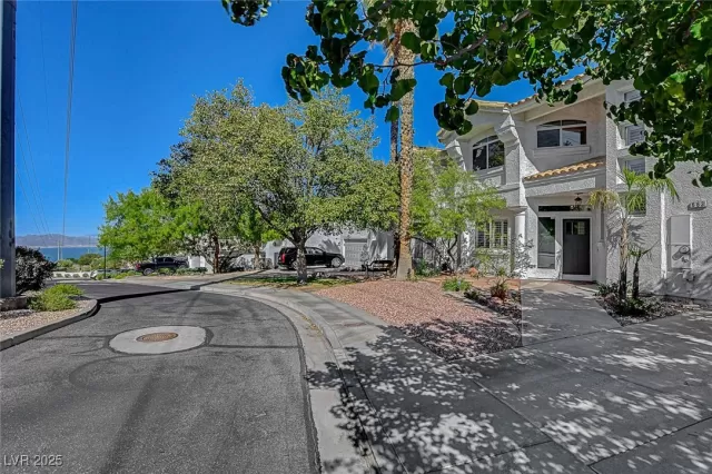 MLS: 2706002 Condo For Sale