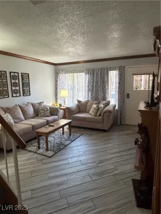 Photo #6: 2706006 Listing