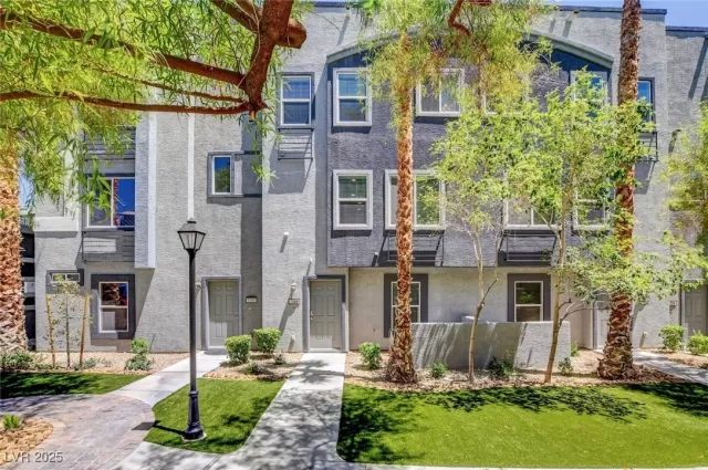 MLS: 2706020 Condo For Sale