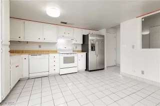 Photo #4: 2706021 Listing 