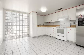 Photo #6: 2706021 Listing 