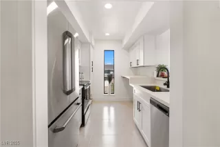 Photo #6: 2706056 Listing