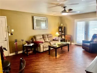 Photo #3: 2706066 Listing