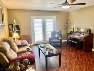 Photo #5: 2706066 Listing