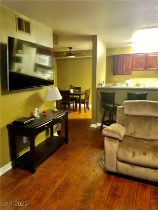 Photo #6: 2706066 Listing