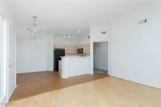 Photo #4: 2706087 Listing 